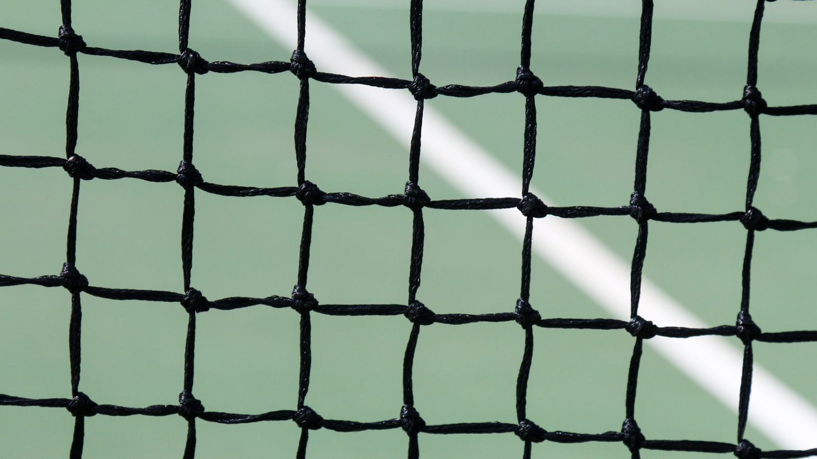 Knotted vs. Knotless Netting: Understanding the Difference in Sports and Industrial Applications